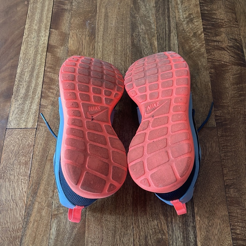 Nike Roshe Run **Rare Color** - Picture 6 of 7